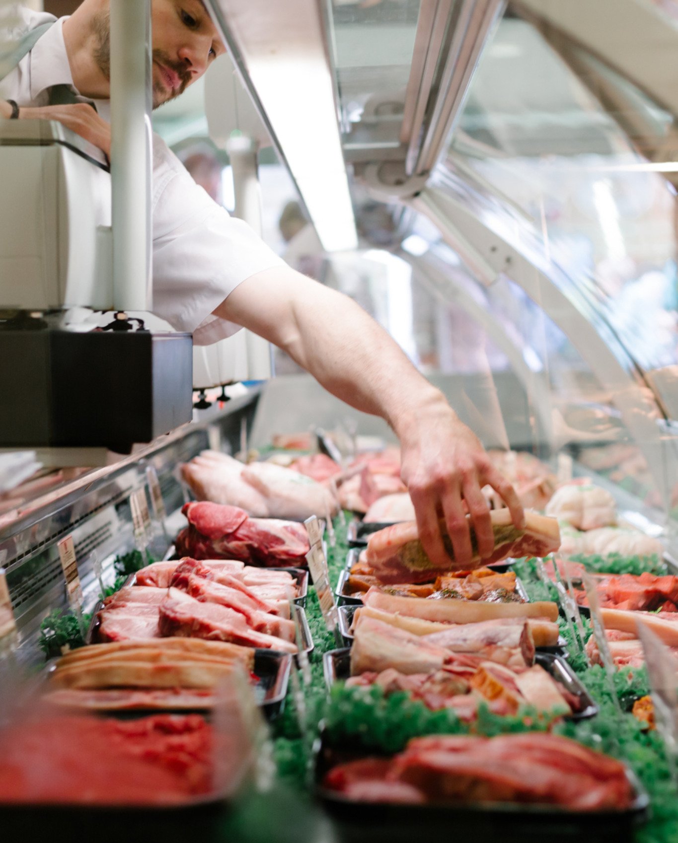 Retail customer handling quality Teys meat